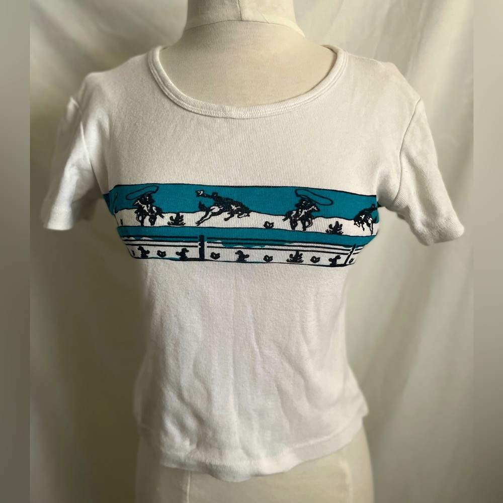 Roughrider crop top. Vintage roughrider tee with retro bucking bronco print sz s